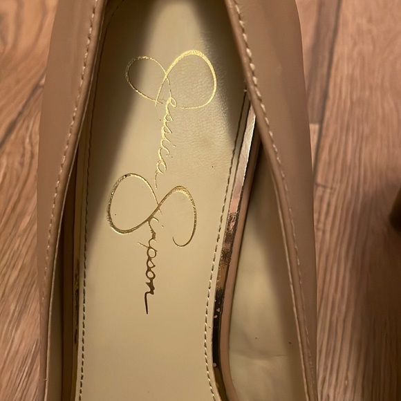 Tan high heels - Picture 2 of 4